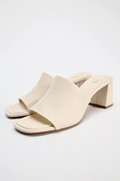 WIDE HEELED LEATHER SANDALS