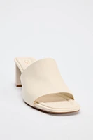 WIDE HEELED LEATHER SANDALS