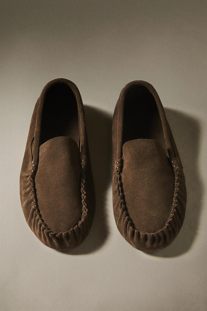 LEATHER MOCCASINS