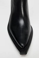 WIDE HEELED LEATHER BOOTS