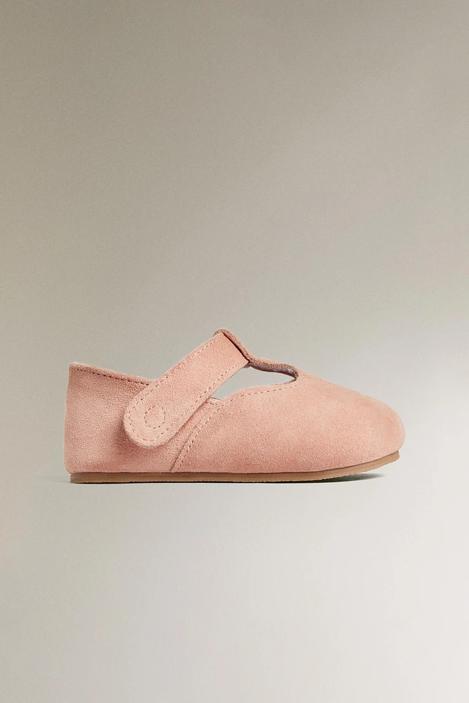 LEATHER BALLERINAS WITH STRAP