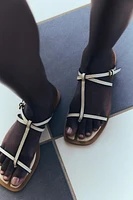 FLAT STRAPPY SANDALS