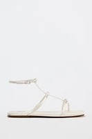 FLAT STRAPPY SANDALS WITH BOW