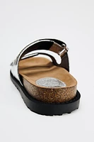 METALLIC EFFECT FLAT SANDALS