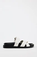 CONTRASTING FLAT SANDALS