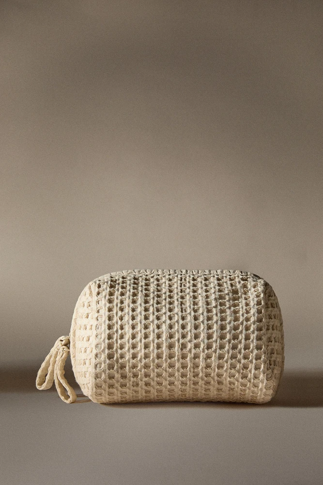 WAFFLE-TEXTURE FABRIC TOILETRY BAG