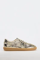 METALLIC LOOK SNEAKERS