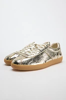 METALLIC LOOK SNEAKERS