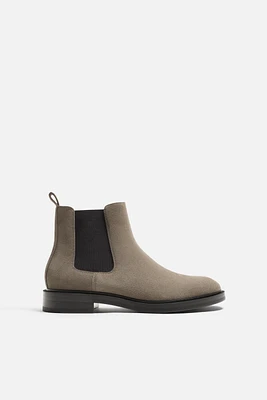 LEATHER CHELSEA BOOTS