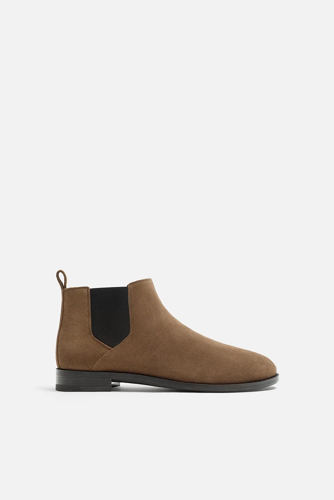 LEATHER CHELSEA BOOTS