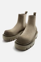 CHUNKY LEATHER CHELSEA BOOTS