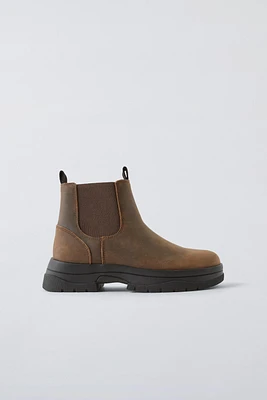 LEATHER CHELSEA ANKLE BOOTS