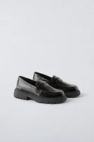 DIE-CUT LOAFERS