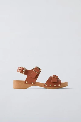 STUDDED LEATHER SANDALS