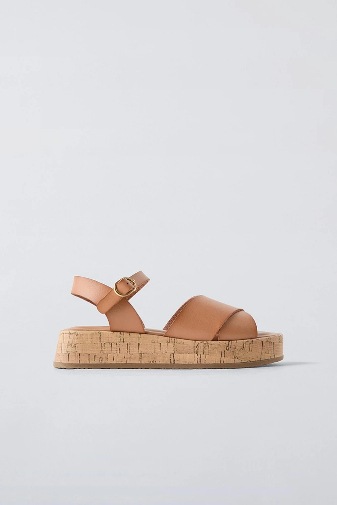 CROSSED CHUNKY SANDALS