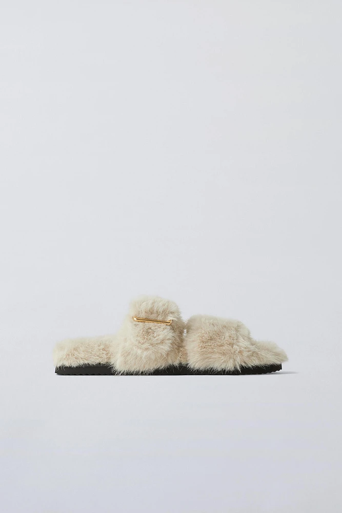 FAUX FUR BUCKLED SLIPPERS