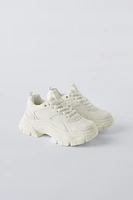 CHUNKY SOLED SNEAKERS