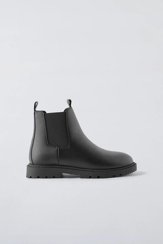 LUG SOLE ANKLE BOOTS