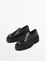 Track sole loafers with tassels