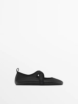 Soft crossover ballet flats