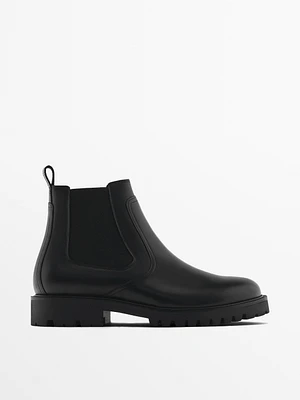 Nappa chelsea ankle boots with side gores