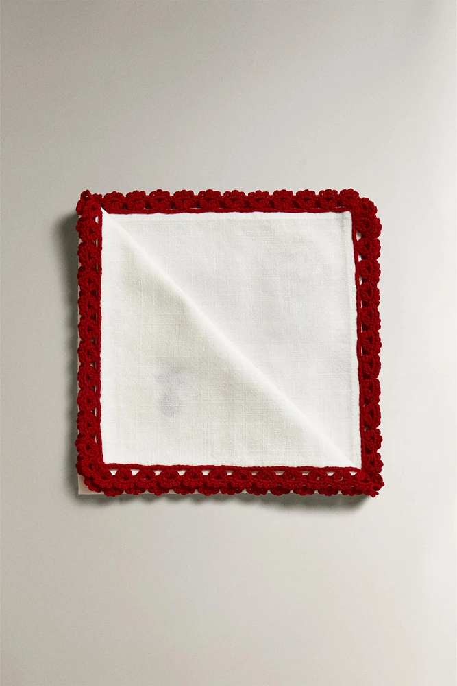 SET OF EMBROIDERED CROCHET CHRISTMAS NAPKINS (SET OF 4)