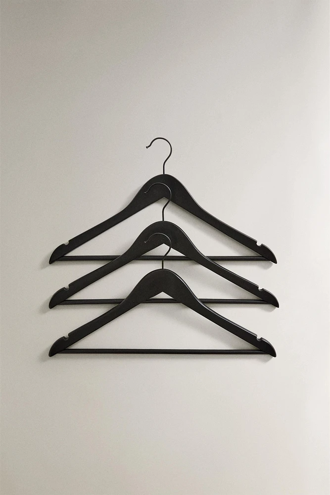 LACQUERED WOODEN HANGER (SET OF 3