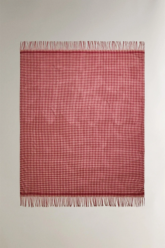 GINGHAM CHRISTMAS BLANKET WITH FRINGING