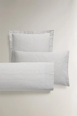 PILLOWCASE WITH NARROW STRIPES