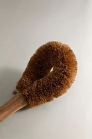 COCONUT FIBER BRUSH WITH WOODEN HANDLE