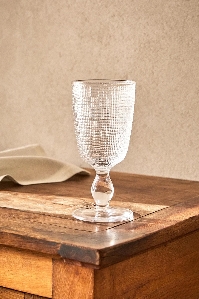 RAISED DESIGN WINE GLASS