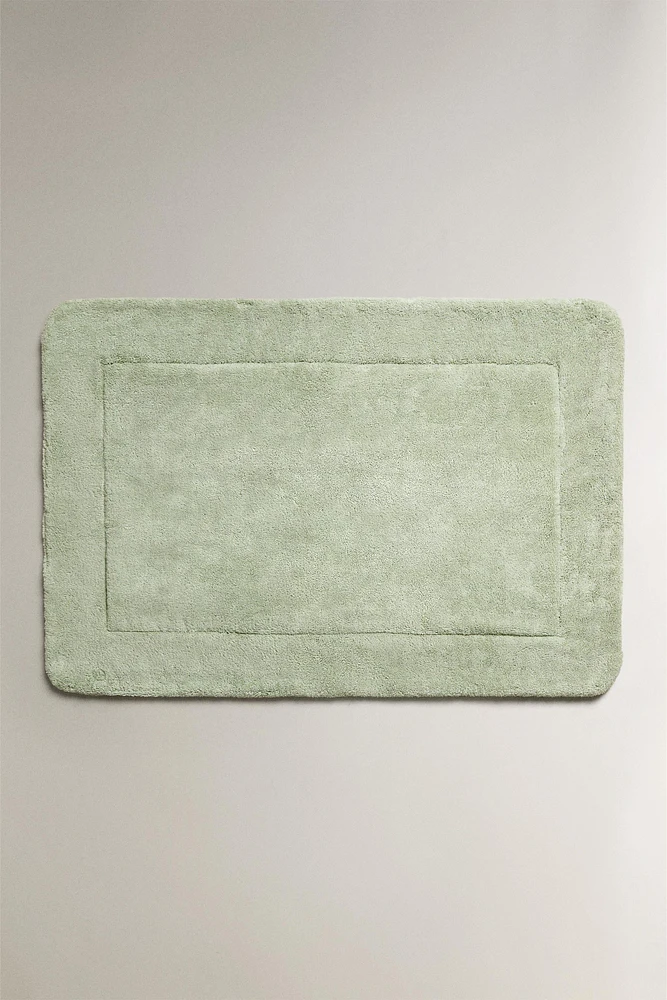 BATH MAT WITH FRAME