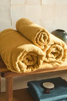 TOWEL WITH RIBBED BORDER