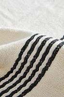 TOWEL WITH CONTRASTING BORDER