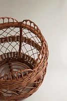 SCALLOPED RATTAN BASKET