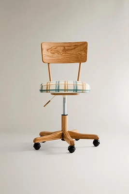 CHILDREN’S DESK CHAIR WITH WOODEN WHEELS