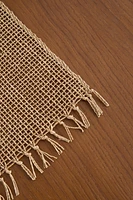 FIBER PLACEMAT WITH FRINGING