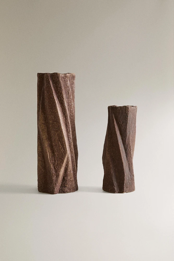 IRREGULAR SPIRAL CERAMIC VASE