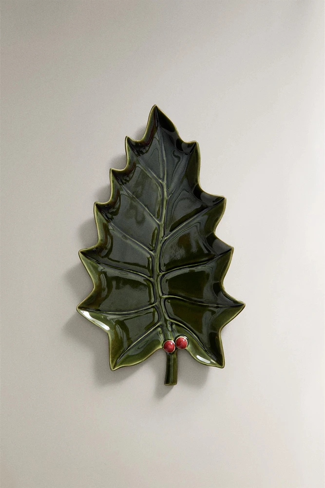 LARGE CHRISTMAS HOLLY STONEWARE SERVING DISH