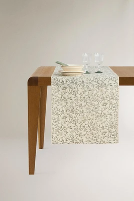 FLORAL TABLE RUNNER WITH LACE TRIM