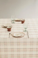 TABLECLOTH WITH RAISED LINES