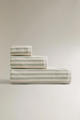 COTTON BATH TOWEL WITH COLORED STRIPES