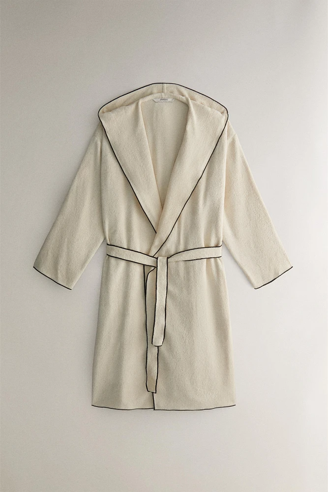 (320 GXM²) COTTON BATHROBE WITH AN OVERLOCK