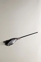 CHILDREN'S HALLOWEEN WITCH COSTUME BROOM