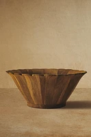 ACACIA WOOD BOWL WITH SCALLOPED EDGE