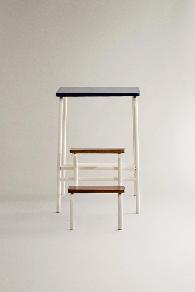 FOLDABLE WOODEN METAL STOOL