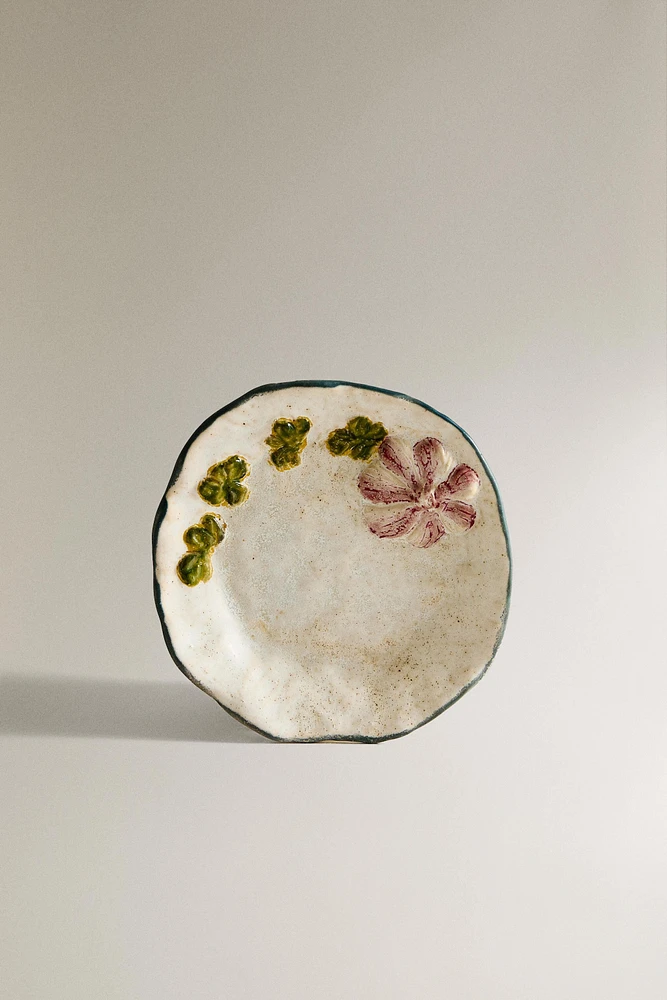 CERAMIC SIDE PLATE WITH PLANT MOTIFS