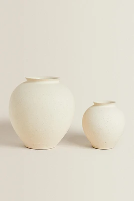 TEXTURED CERAMIC VASE