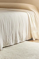 BEDSPREAD WITH LACE APPLIQUÉ