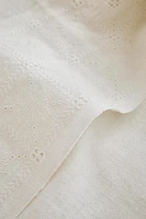 BEDSPREAD WITH LACE APPLIQUÉ